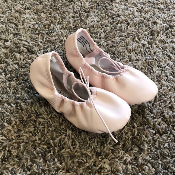 danskin freestyle ballet slippers